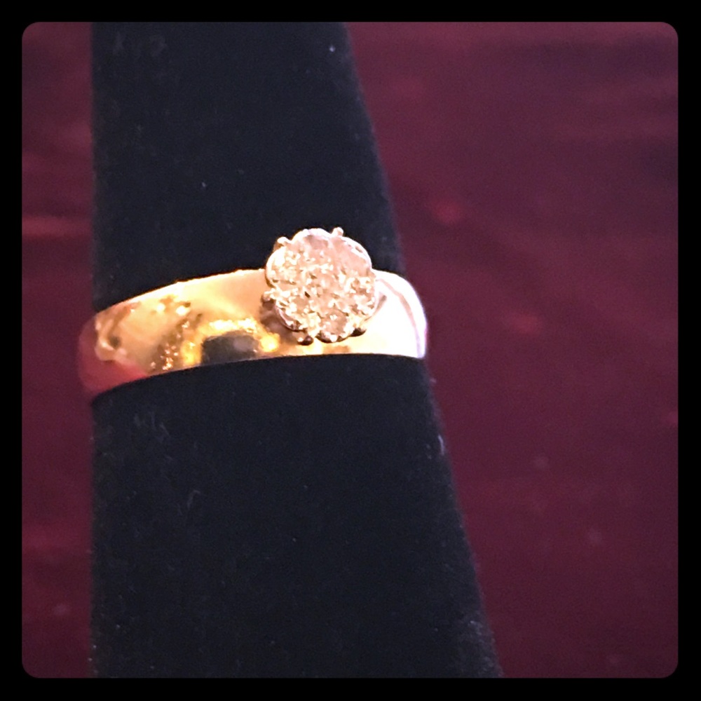 Antique Diamond .25 TCW Set in 10k Two-Toned Gold